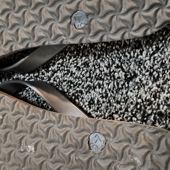 Flops - Picture 2 of 2